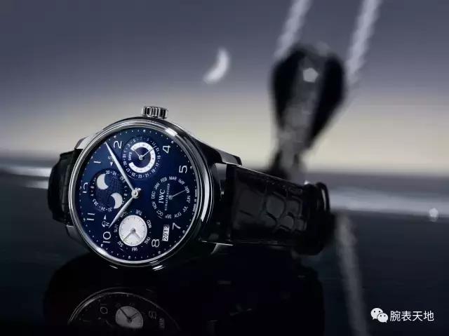 我看着你转身离去,我看见一棵树