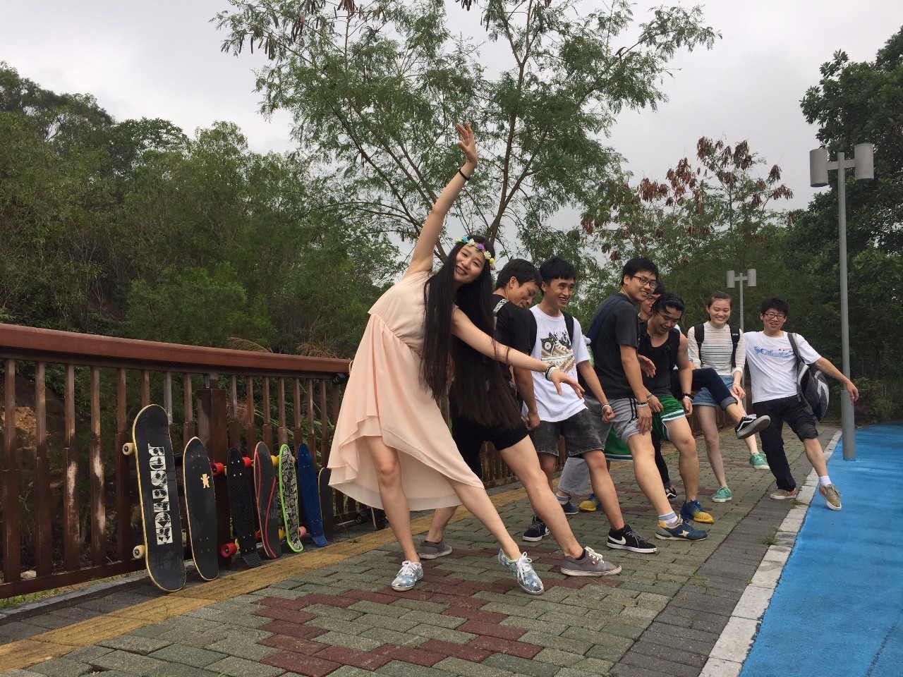 滑板必会的十个动作,滑板新手课堂