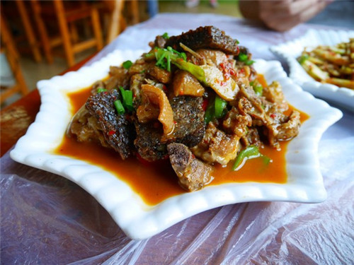 长沙的小吃和凤凰古城一样不,湖南凤凰古城特产小吃