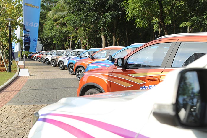 自带撩妹勾搭技能一汽奔腾x40试驾侃车I约驾