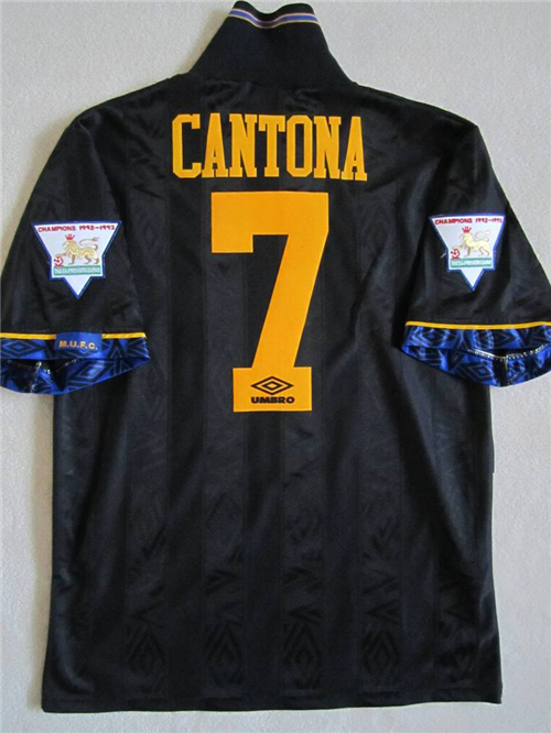 驻英记者王懿偲:植绒,胶印,英超球衣号码演变史