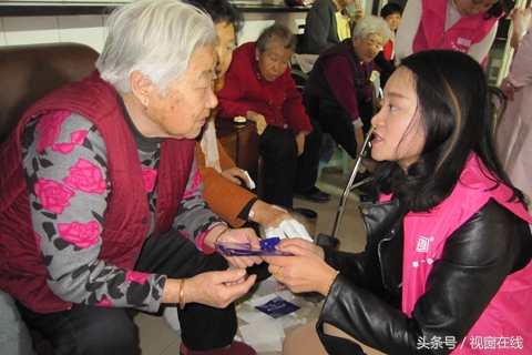 爱心企业走进澄迈慰问贫困户,爱心企业为江西敬老院老人送温暖