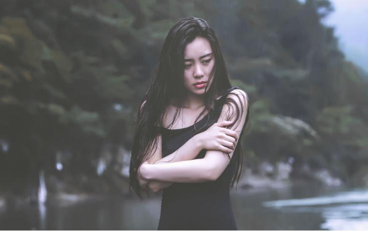 老公坐牢2年了还有等他的必要吗,老公坐牢5年怎么处理