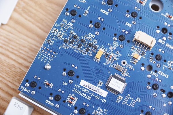ikbc机械键盘c104黑轴,ikbc跟樱桃机械键盘的区别