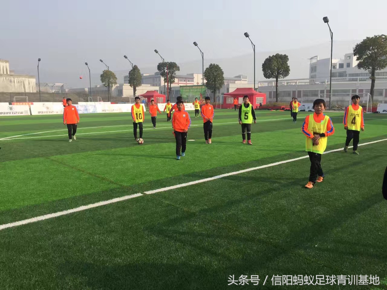 青少年专业足球培训营,信阳蚂蚁足球俱乐部青训班