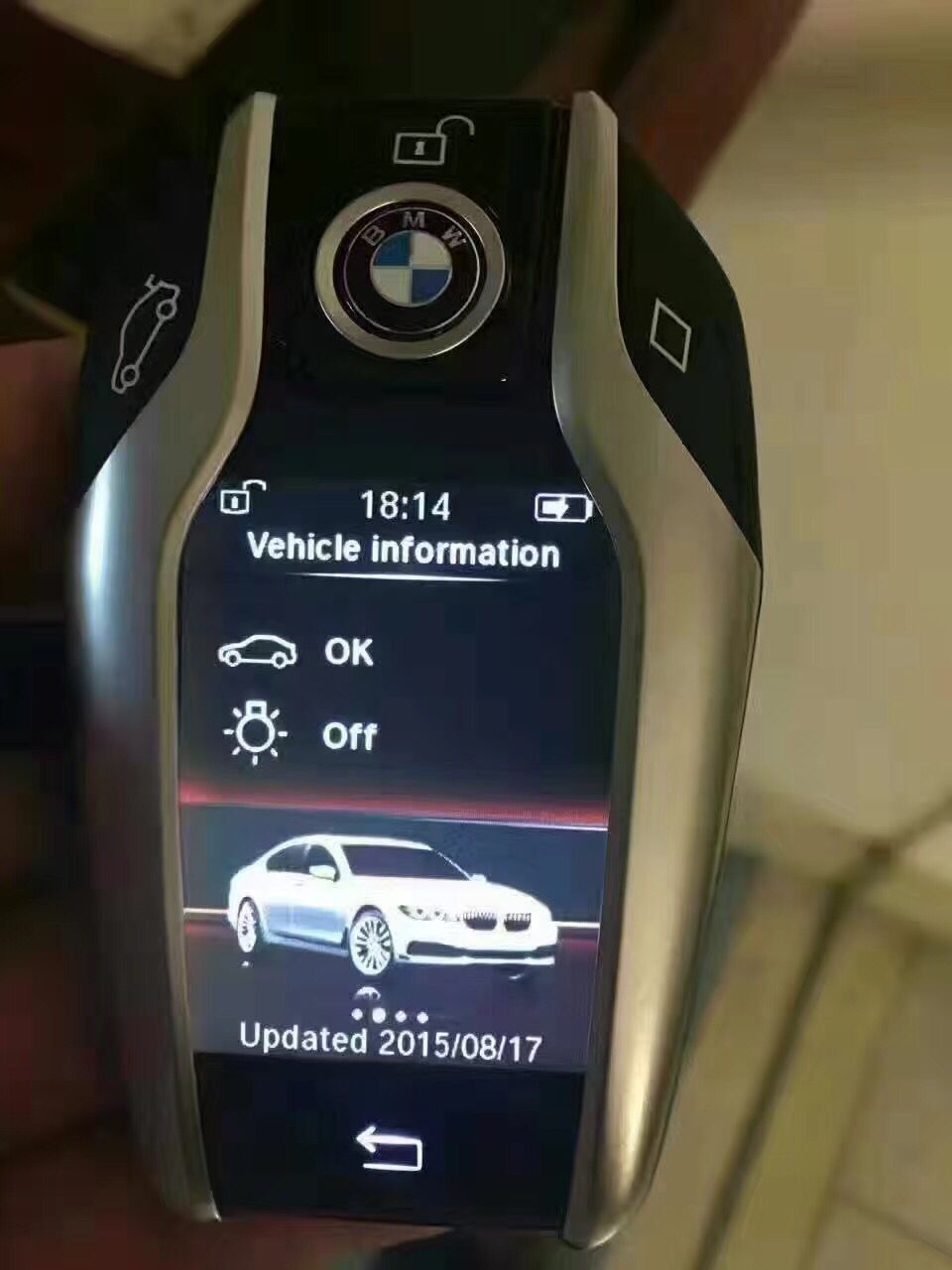 小吴花50万买下老板的百万豪车，朋友看了都说这是假老板