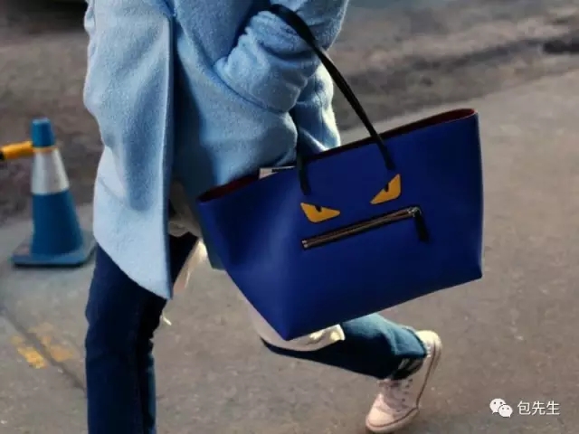波士顿包与枕头包哪个百搭,波士顿真皮质感水桶包