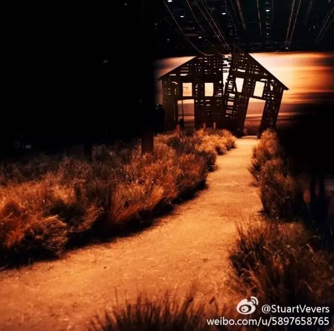 我哭,又跟着阿Sa、吴建豪、Selena 种草了Coach的2017秋冬系列