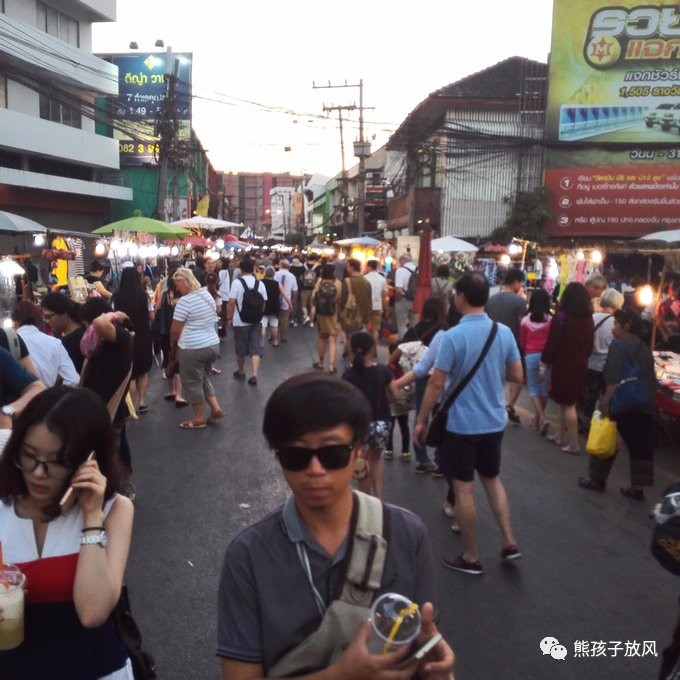 能在异国被警察抓也没谁了吧？这是我的清迈，和你去的不一样！