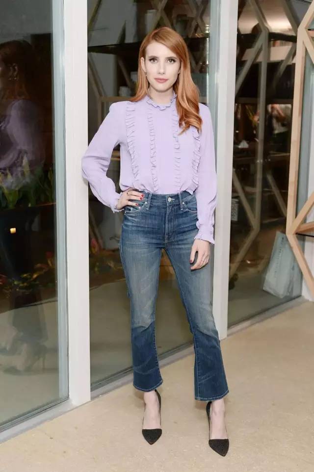 牛仔裤卷裤脚好看还是不卷好看,不剪裤脚的牛仔裤春夏新款