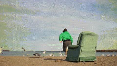 扛着沙发前进,扛着沙发去旅游