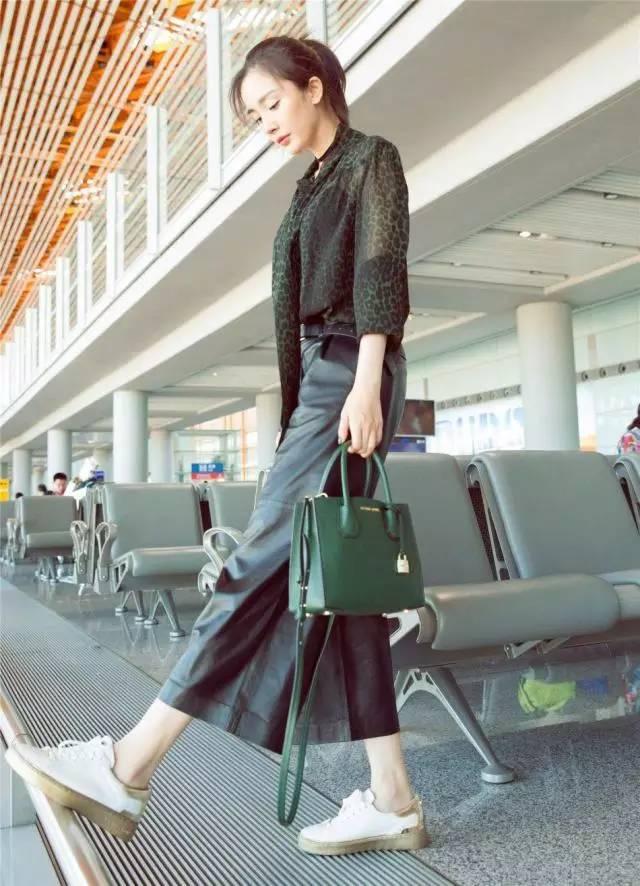 有没有比较时尚年轻化的品牌包包,时尚便宜包包