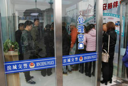 异地闯红灯违章12123怎么处理,异地如何处理违章