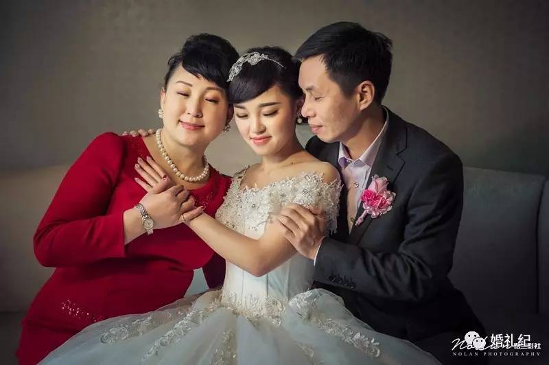 陈妍希刘诗诗婚礼妈妈都穿旗袍！妈妈要得体只能穿旗袍？