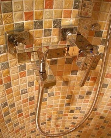 20年老师傅砖砌淋浴房,传业主群都火了,大家纷纷上门看!