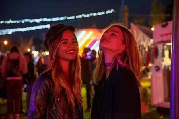 有没有比较时尚年轻化的品牌包包,时尚便宜包包