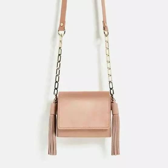 有没有比较时尚年轻化的品牌包包,时尚便宜包包