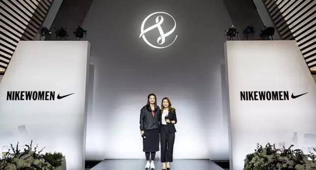 耐克logo设计师名字大全,耐克的logo设计