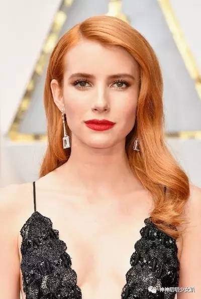 艾玛斯通提名了几次奥斯卡影后 (石头姐艾玛斯通奥斯卡红毯)
