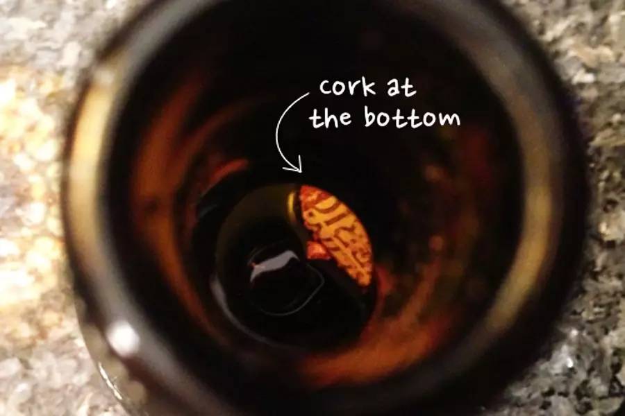 葡萄酒瓶塞断了怎么取出来,葡萄酒塞子开断了怎么处理