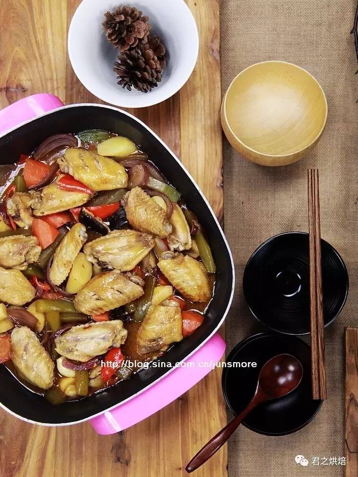 酱香味香辣鸡翅,酱香鸡翅加配菜怎么做