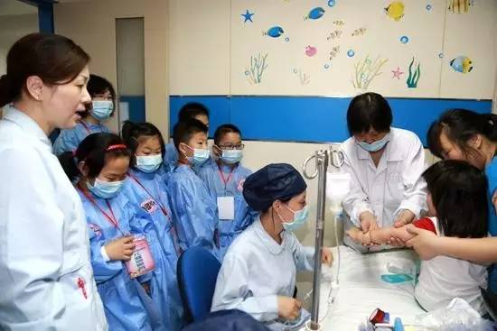 太牛了！谁做的这本郑州儿童通讯录，你一定用得上，赶紧收藏！