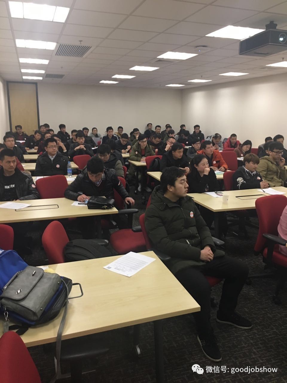 行走的IT精英江湖，垂直委托招聘会背后的故事