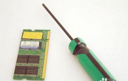 笔记本内存条怎么装固态,笔记本装两个不同大小的内存条