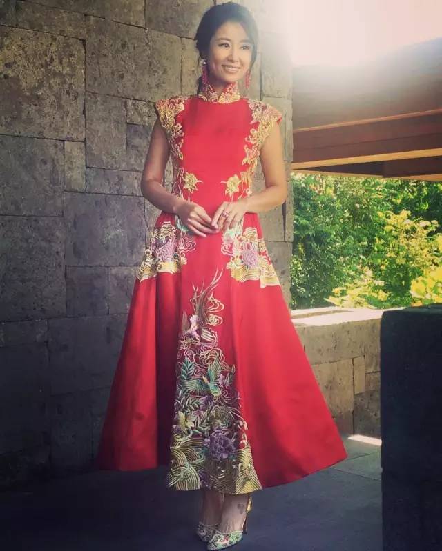 让奥黛丽·赫本钟情的Ferragamo，也让何穗爱不释手！