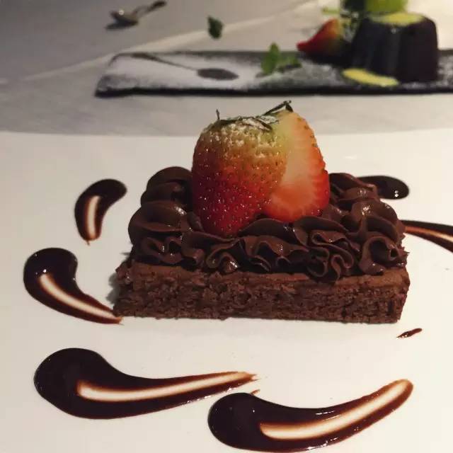 单身狗慎入!在上海,小伙谈恋爱要带女朋友去做……