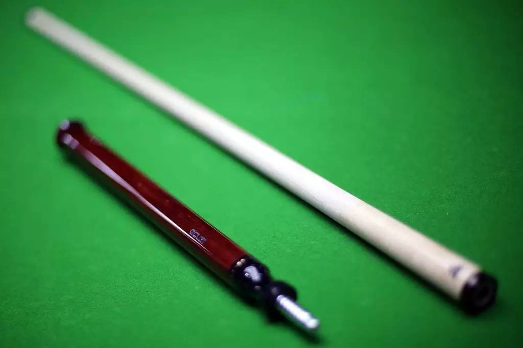 张堃鹏曾用过什么品牌的球杆,世界冠军张堃鹏表演