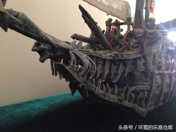 加勒比海盗乐高对比,加勒比海盗和飞跃地平线