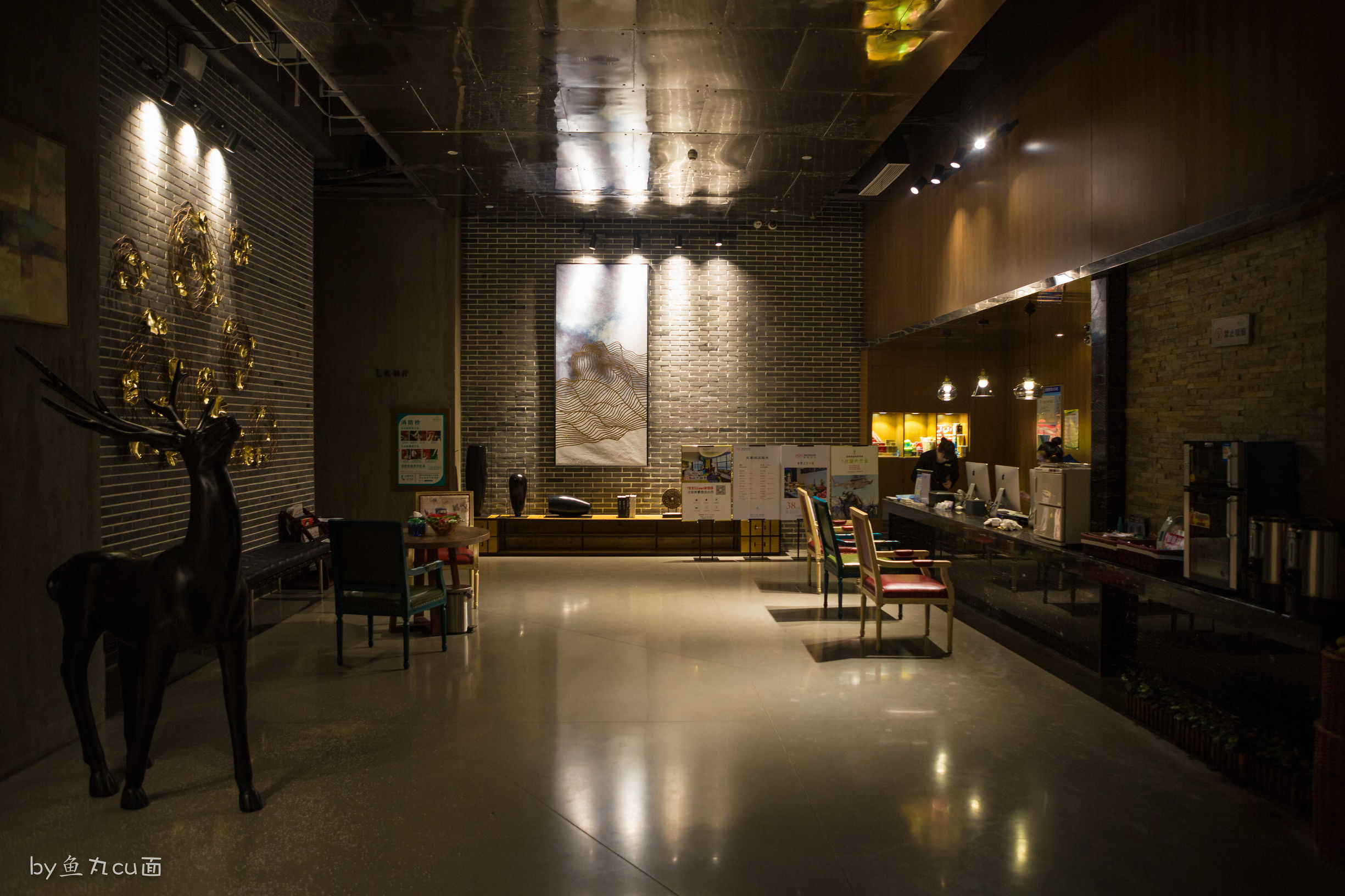 无锡这家酒店,竟然自带酒吧和游戏厅