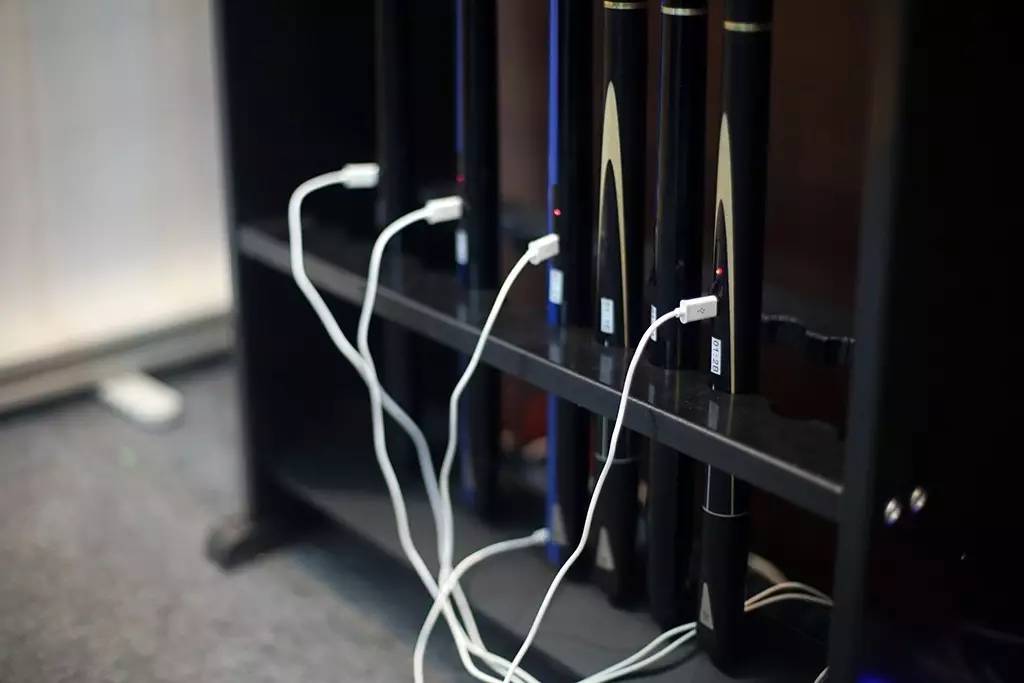 充电球杆、切开台球、防水球台,「台球年货大集」上的新鲜货