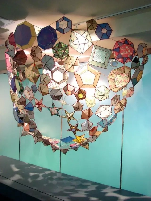 用废弃的石头做宝石,纸做的绿宝石变晶体