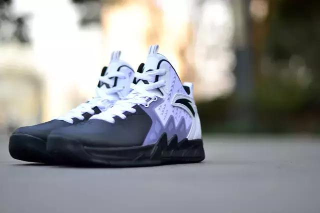 我在安踏官网定制了双鞋,成品真的惊艳到了我自己!