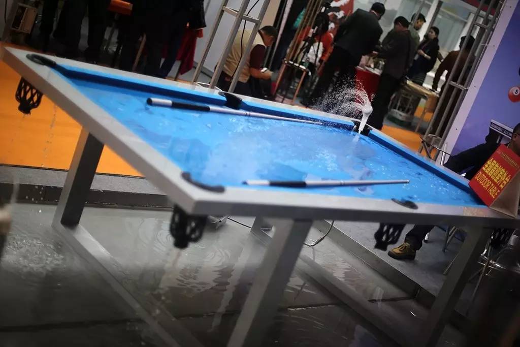 充电球杆、切开台球、防水球台,「台球年货大集」上的新鲜货