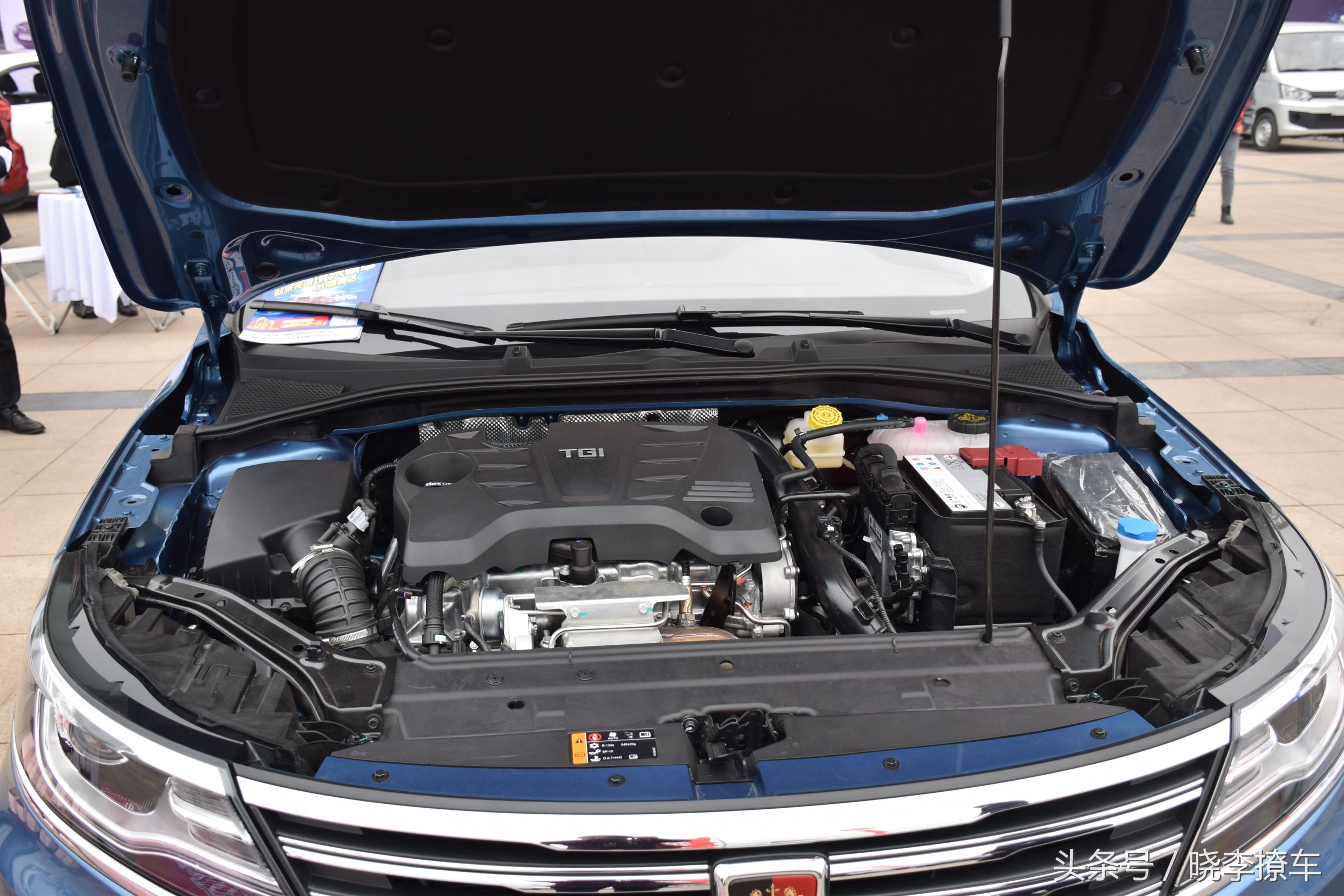 上汽荣威i6提车视频,上汽荣威i6天幕特别版