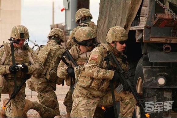 美军的眼镜防弹吗,为什么美军总是戴墨镜