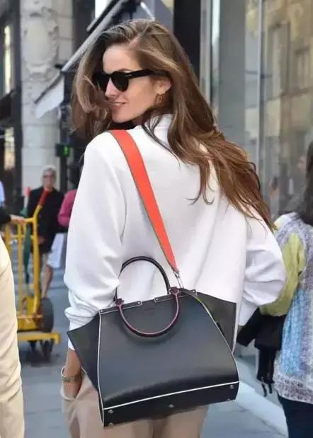 双肩包与斜背包哪种最实用,包包单肩斜挎包包治百病