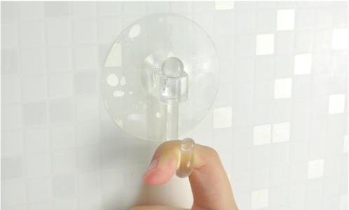 吸盘挂钩总是掉教你一个小窍门,吸盘挂钩掉墙上怎么办