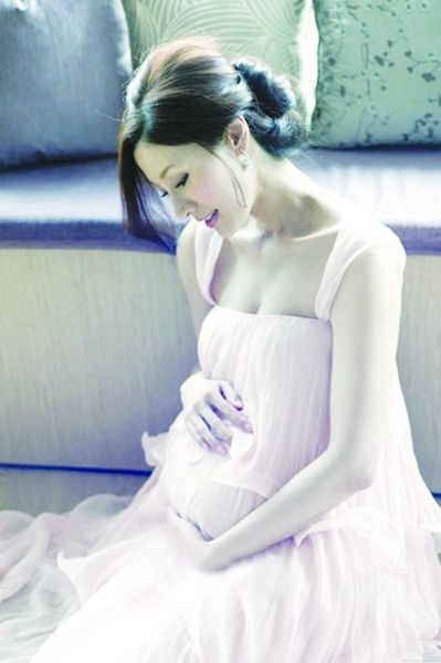 女星孕照差距大,女星的孕照