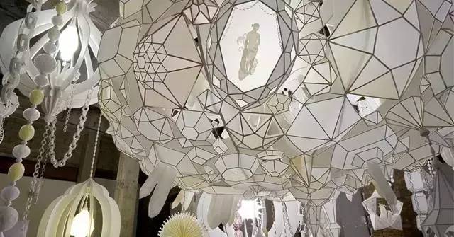 用废弃的石头做宝石,纸做的绿宝石变晶体