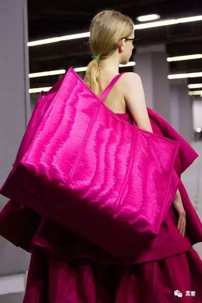 valentino2021秋冬时尚系列,valentino秋冬系列