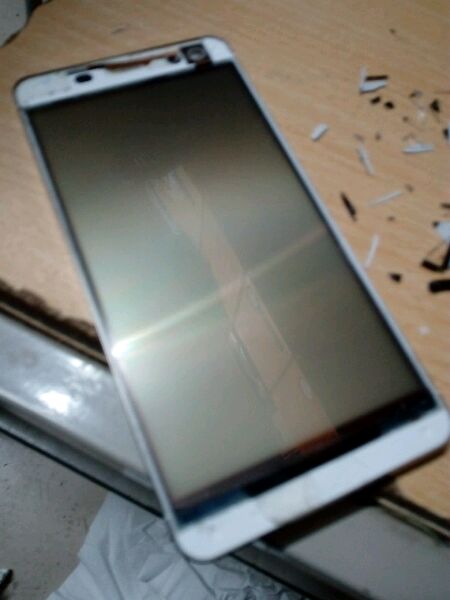 黑莓x1手机有彩色线条,再见黑米