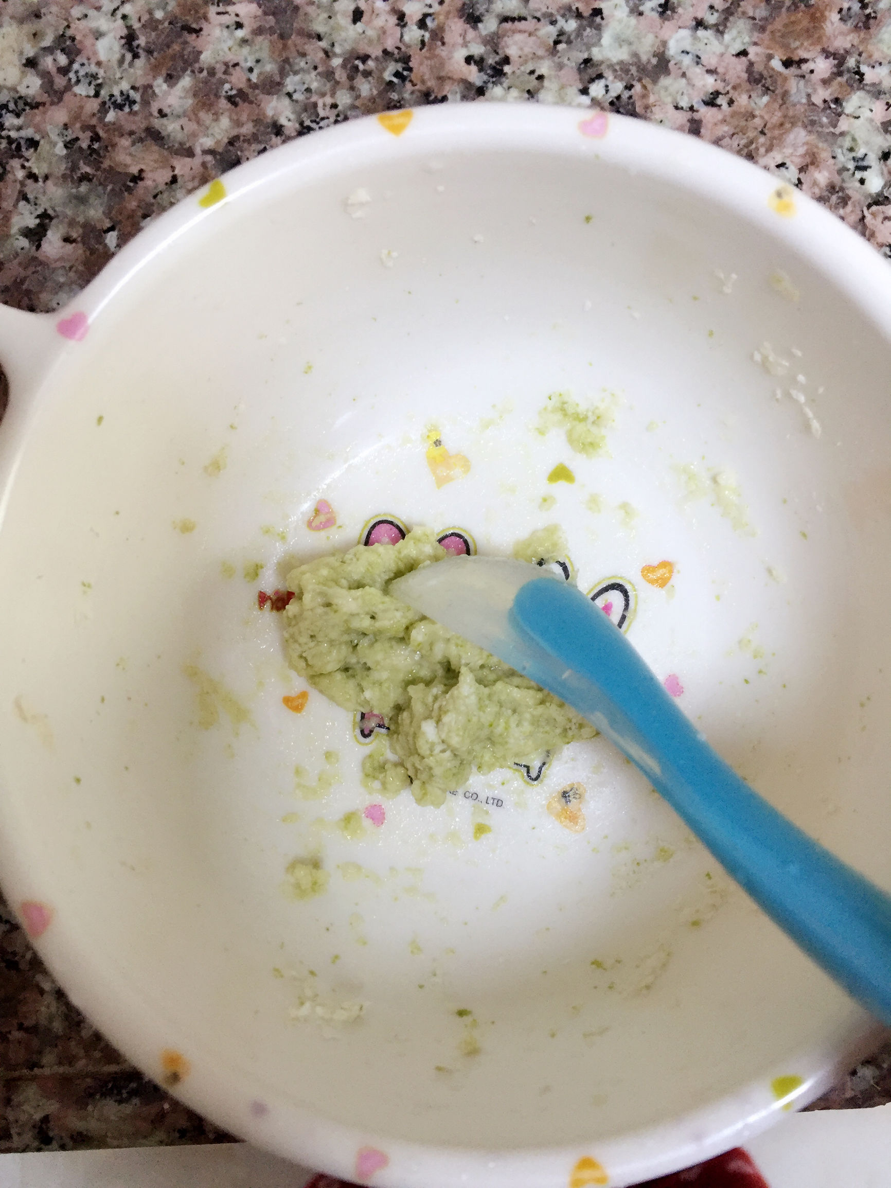 宝宝不爱吃米粉奶粉怎么办,婴儿吃了米粉不好好喝奶了怎么办