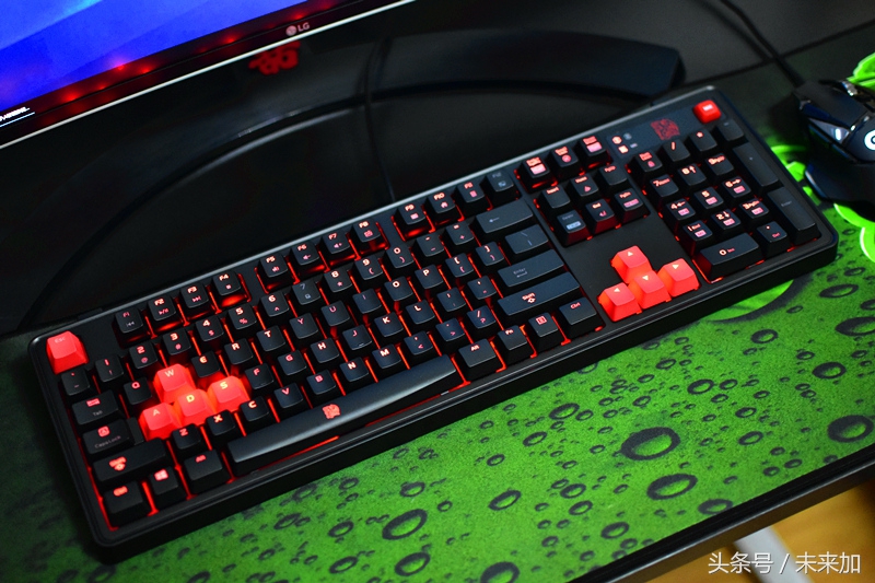 弹指跳动清脆音符，拓荒者MEKAPRO机械键盘青轴版评测