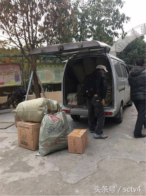 爱心公益物资,爱心人士送上急需物资