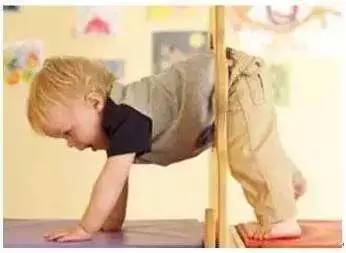 孩子散漫注意力不集中是天生的吗,一年级孩子上课注意力不集中散漫