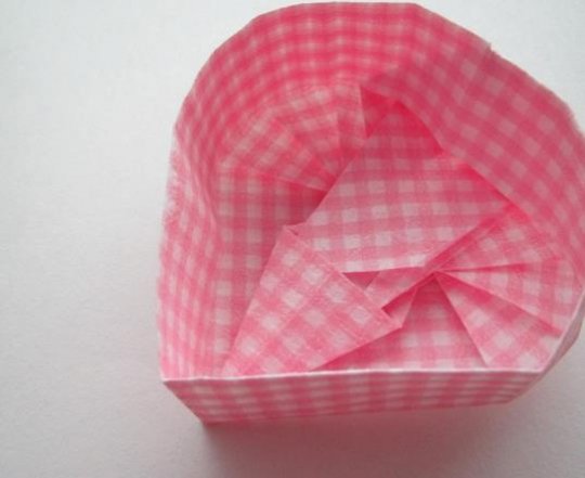 组合心形礼品盒折纸图解教程,心形折纸收纳盒教程简单